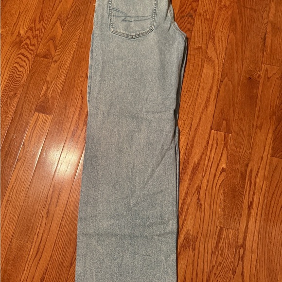 American Eagle Outfitters Light Denim Wide Leg Jeans - Picture 3 of 3